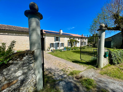 French property for sale in Neuvicq, Charente-Maritime - €424,000 - photo 6
