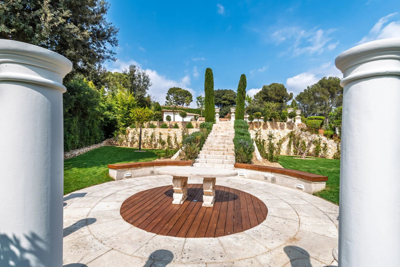 French property for sale in Mougins, Alpes-Maritimes - €8,500,000 - photo 2