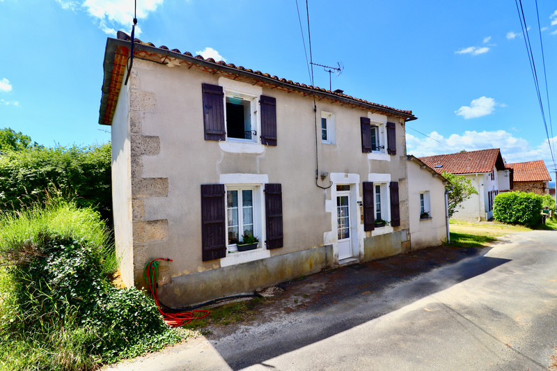 French property for sale in Écuras, Charente - €124,250 - photo 0