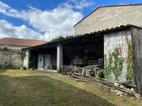 Maison à vendre à Saint-Même-les-Carrières, Charente - 204.120 € - photo 13