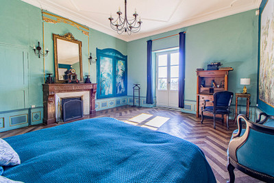 Elegant Château & Gatekeeper’s Cottage in Puy-l’Évêque – A Historic Gem in the Lot Valley