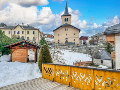 Ski property for sale in Courchevel Le Praz - €1,999,000 - photo 10