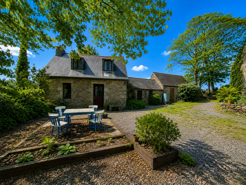 French property for sale in Loguivy-Plougras, Côtes-d'Armor - €662,500