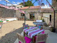 Propriété à vendre à Chef-Boutonne, Deux-Sèvres - 339 200 € - photo n°11