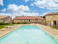 Maison à vendre à Saint-Palais-de-Phiolin, Charente-Maritime - 466.400 € - photo 2