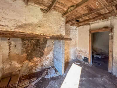 French property for sale in Saint-Léon-sur-l'Isle, Dordogne - €25,000 - photo 3