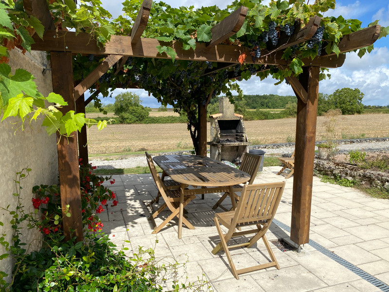 French property for sale in Messac, Charente-Maritime - €278,000 - photo 3