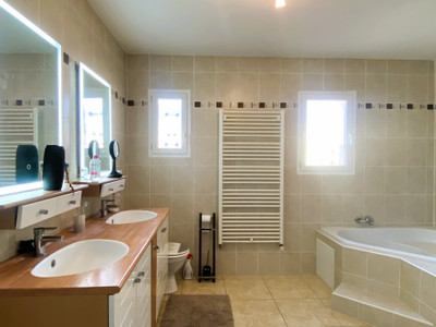 French property for sale in Cruzy, Hérault - €329,000 - photo 5