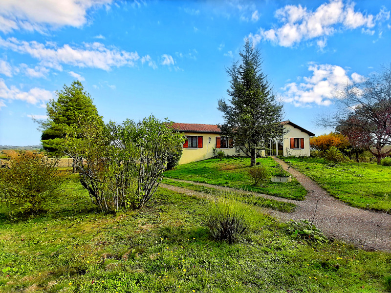 French property for sale in Saint-Séverin, Charente - €189,570 - photo 0