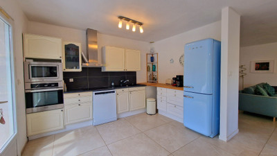 French property for sale in Ginestas, Aude - €349,000 - photo 2