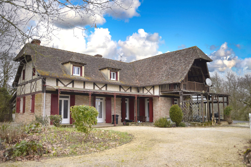 House for sale in Seyches LotetGaronne Outstanding character