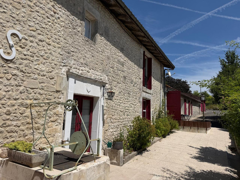 French property for sale in Bellevigne, Charente - €158,050 - photo 0