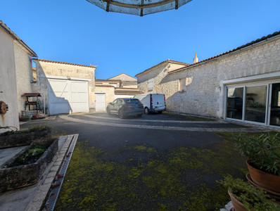 French property for sale in Mérignac, Charente - €477,000 - photo 9