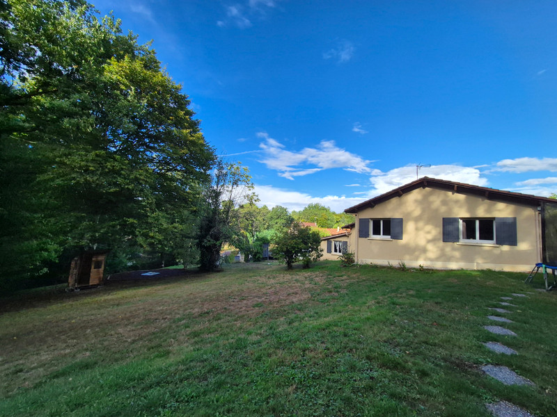 French property for sale in Trélissac, Dordogne - €242,000 - photo 2