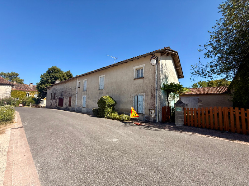 Propriété à vendre à Châtignac, Charente - 224 700 €