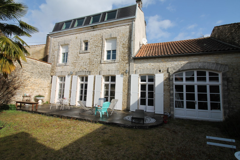 Maison à vendre à Mansle, Charente - 278 200 € - photo 1