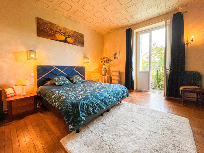 French property for sale in Thenon, Dordogne - €370,000 - photo 5