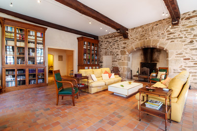 French property for sale in Uzerche, Corrèze - €551,200 - photo 3