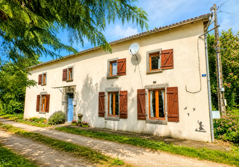 French property for sale in Vernoux-en-Gâtine, Deux-Sèvres - €165,500 - photo 0