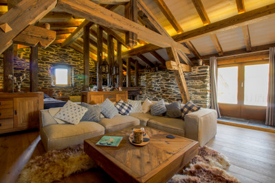 Rare, luxury mountain chalet situated in the heart of the 3 Valleys with breathtaking surroundings 