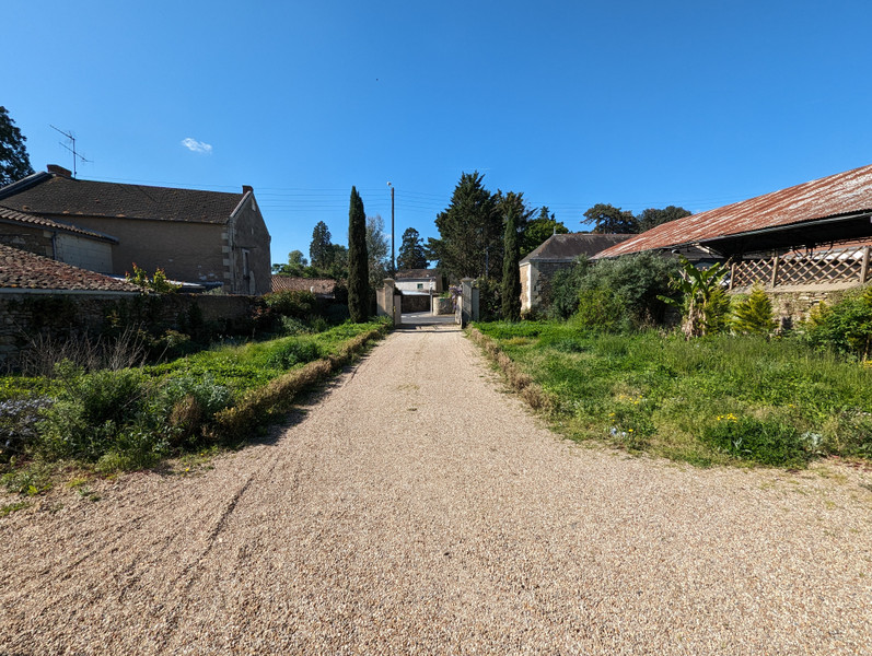French property for sale in Loretz-d'Argenton, Deux-Sèvres - €99,750 - photo 2