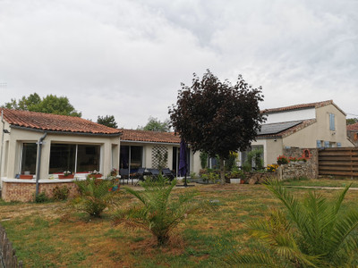 Maison à vendre à Pouzauges, Vendée, Pays de la Loire, avec Leggett Immobilier