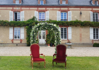 FOR SALE Magnificent property situated between Eure and Orne: Château, outbuildings, parklands, gîtes, ..;