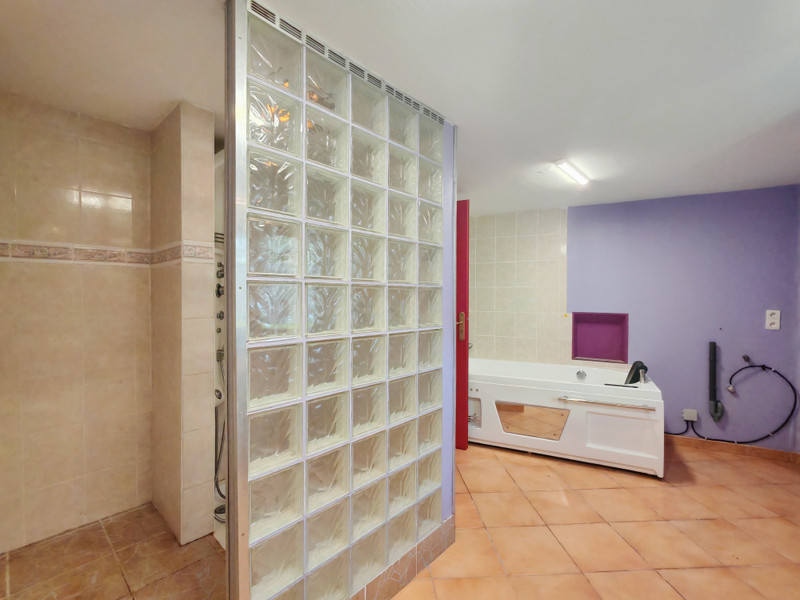 French property for sale in Gouttières, Puy-de-Dôme - €147,900 - photo 6