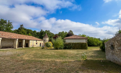 French property for sale in Chambon, Charente-Maritime - €457,600 - photo 9