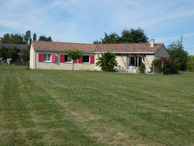 Maison à vendre à ST NAZAIRE, Gironde, Aquitaine, avec Leggett Immobilier