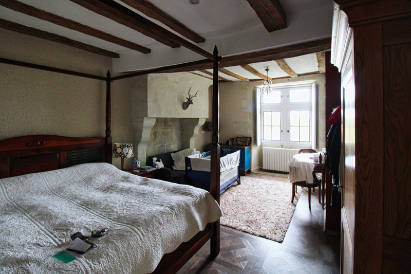 House for sale in Colombiers Vienne Private domain comprising 2