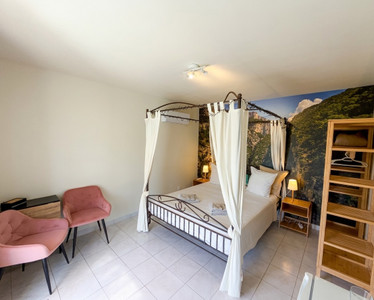 French property for sale in Régusse, Var - €636,000 - photo 5