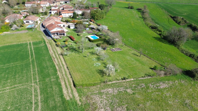 Maison à vendre à Brie-sous-Chalais, Charente, Poitou-Charentes, avec Leggett Immobilier