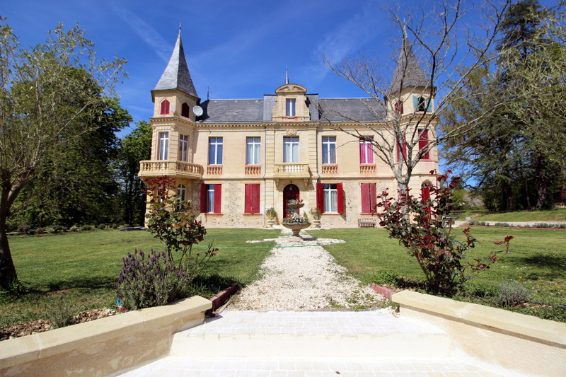 Chateau for sale in Bergerac Dordogne Renovated castel with outbuildings 5 minutes from