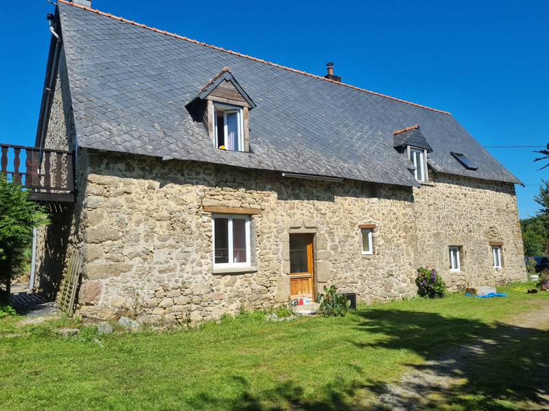 French property for sale in Montsûrs, Mayenne - &#8364;335,000 - photo 2