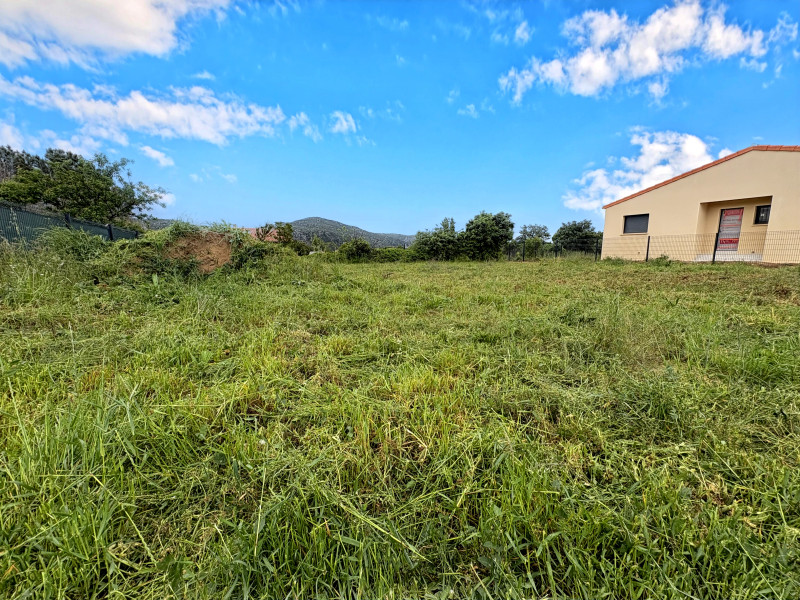 French property for sale in Vinça, Pyrénées-Orientales - €88,000 - photo 2