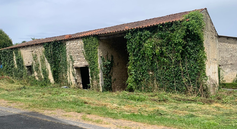 Grange à vendre à Torxé, Charente-Maritime - 99.000 € - photo 1