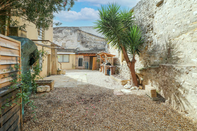 Maison à vendre à Collias, Gard, Languedoc-Roussillon, avec Leggett Immobilier