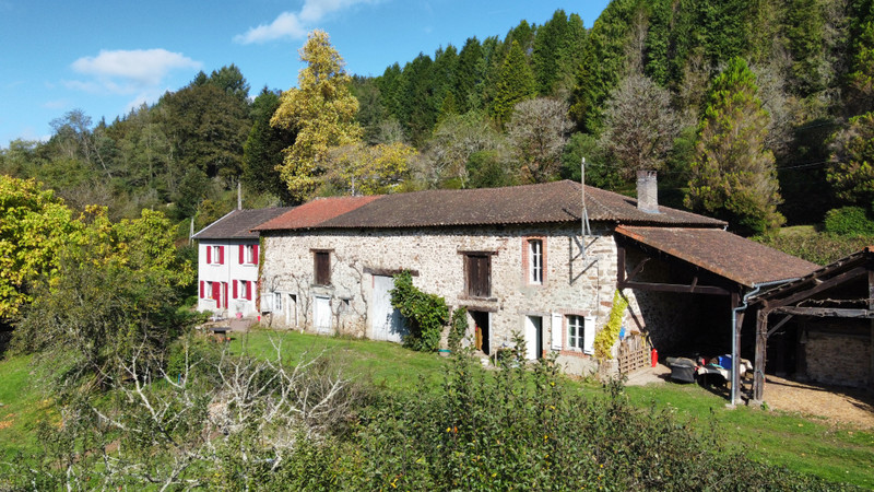 Maison à vendre à Saint-Léonard-de-Noblat, Haute-Vienne - 219.350 € - photo 1