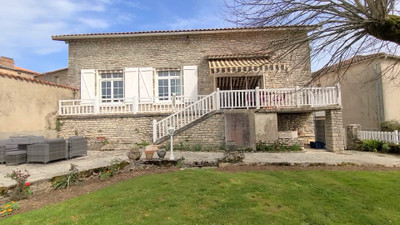 Maison à vendre à Saint-Laurent-de-Céris, Charente, Poitou-Charentes, avec Leggett Immobilier