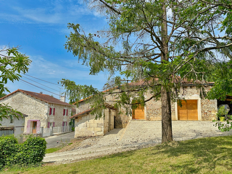 Maison à vendre à Parcoul-Chenaud, Dordogne - 278 200 € - photo 1