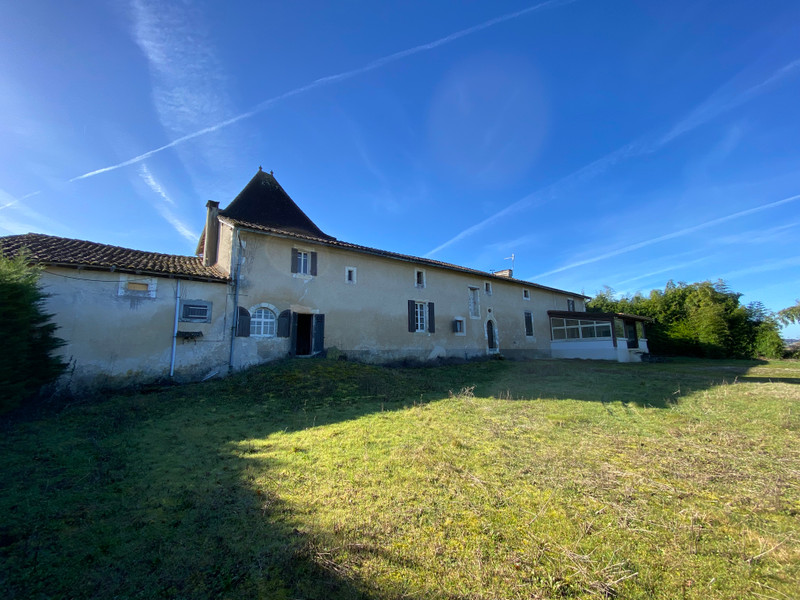 House for sale in AubeterresurDronne Charente Beautiful Ancient