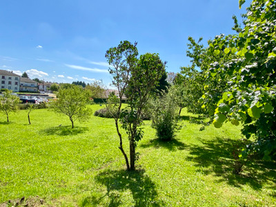 Terrain à vendre à Rochechouart, Haute-Vienne, Limousin, avec Leggett Immobilier