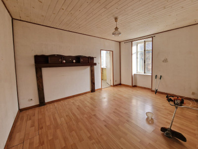 French property for sale in Chabrac, Charente - €69,000 - photo 4