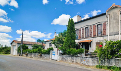 Maison à vendre à Vouhé, Deux-Sèvres, Poitou-Charentes, avec Leggett Immobilier