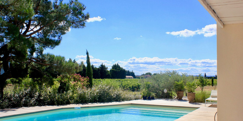 French property for sale in Violès, Vaucluse - €1,123,000 - photo 2
