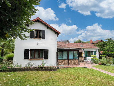 Maison à vendre à Villecresnes, Val-de-Marne, Île-de-France, avec Leggett Immobilier