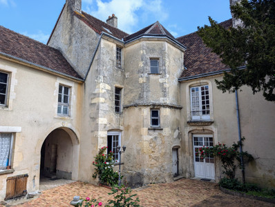 Maison à vendre à Mamers, Sarthe, Pays de la Loire, avec Leggett Immobilier