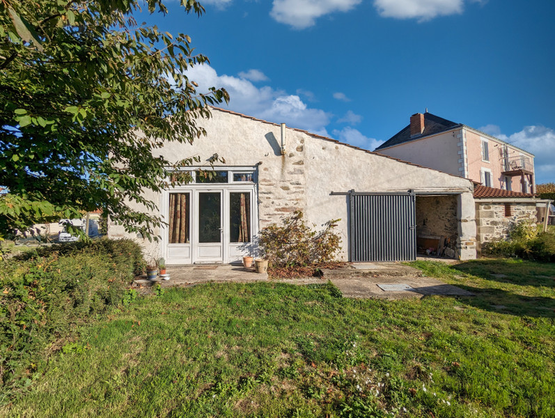 French property for sale in Menomblet, Vendée - €249,950 - photo 3
