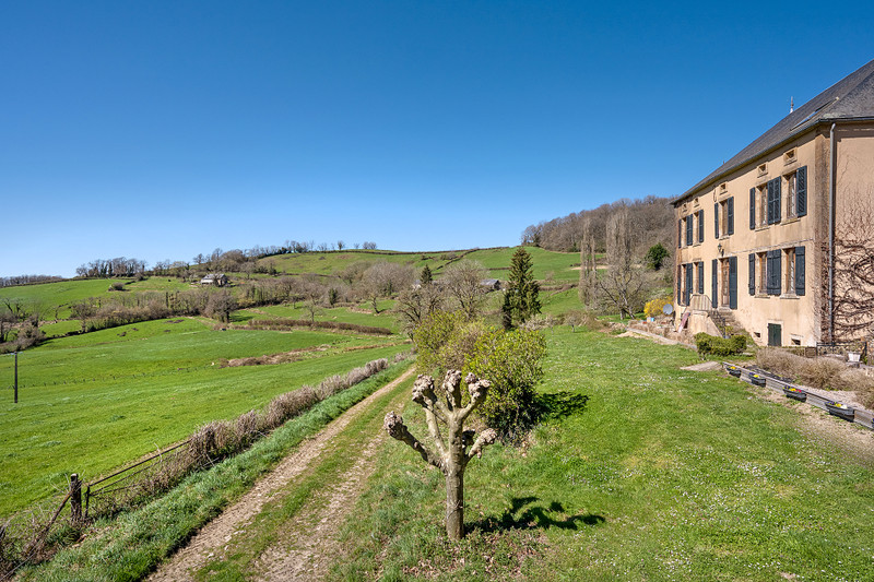 French property for sale in Villapourçon, Nièvre - €495,000 - photo 1